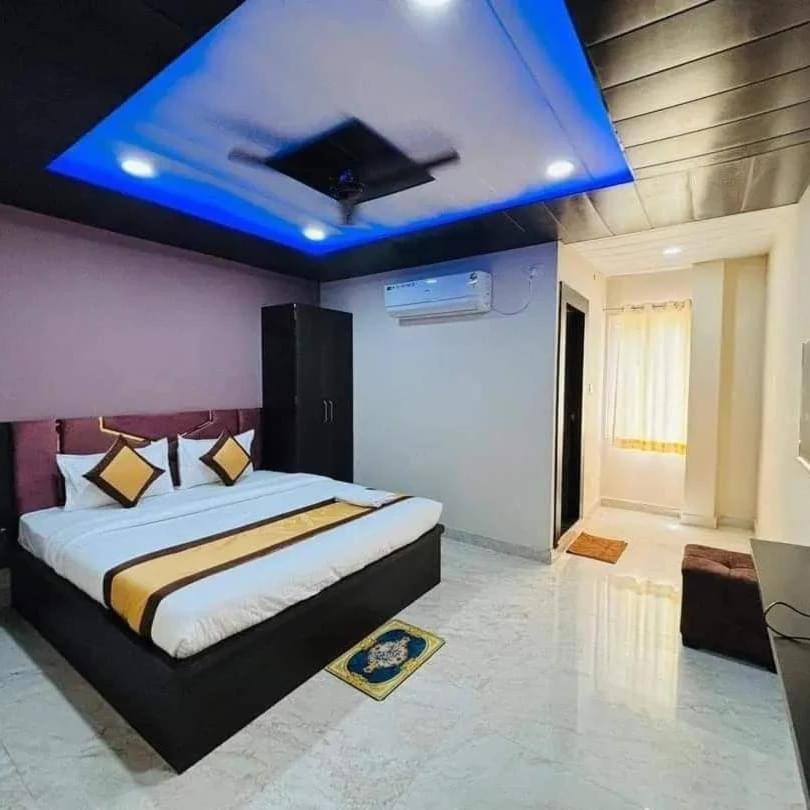 Naimisharanya Maharastra Bhavan Atithi Grah מראה חיצוני תמונה