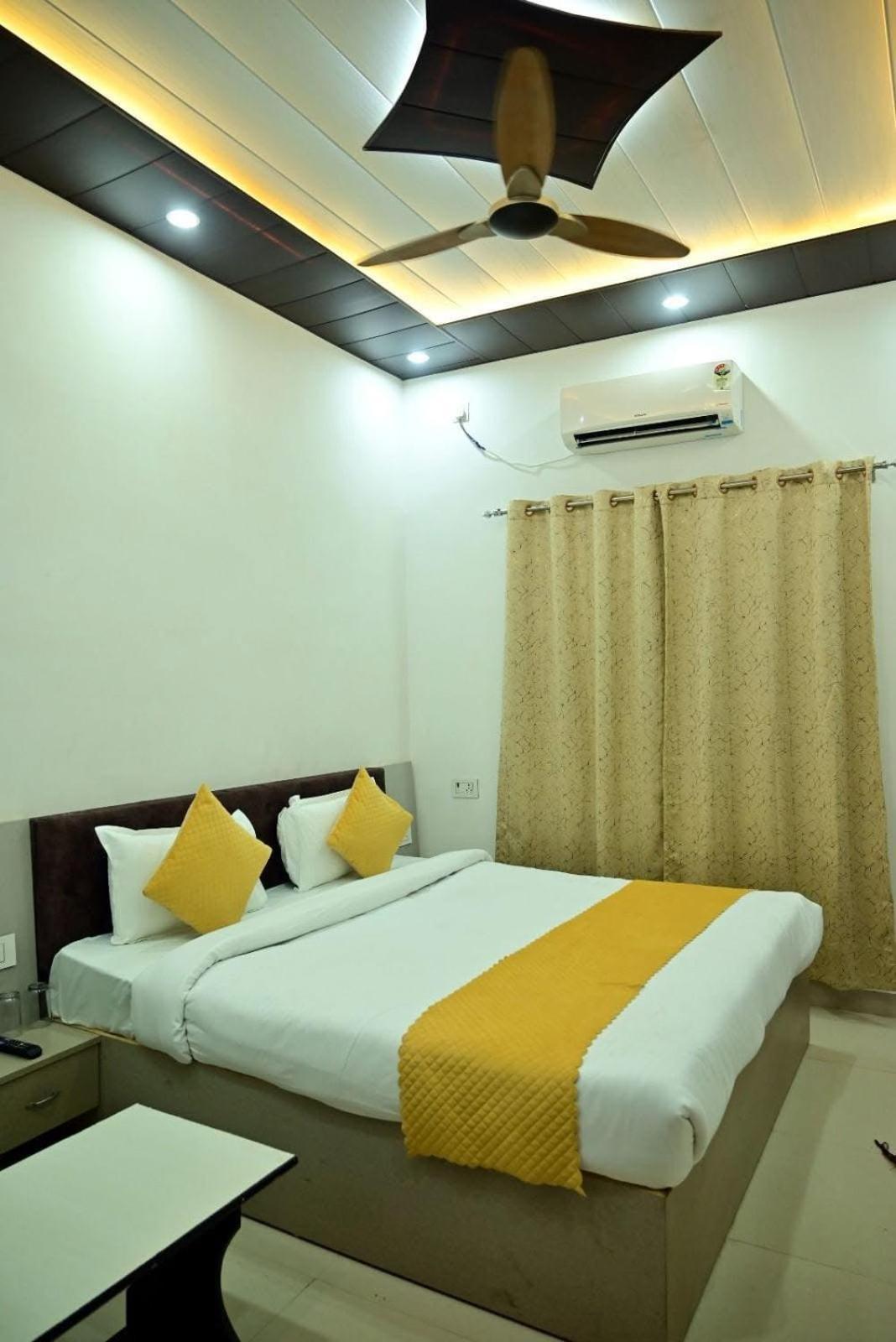 Naimisharanya Maharastra Bhavan Atithi Grah מראה חיצוני תמונה
